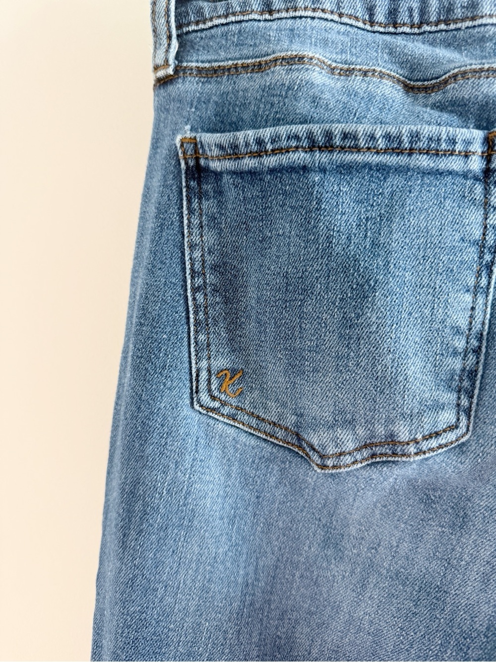 Kut from the Kloth Medium Blue Straight Leg Jeans - Picture 5 of 10